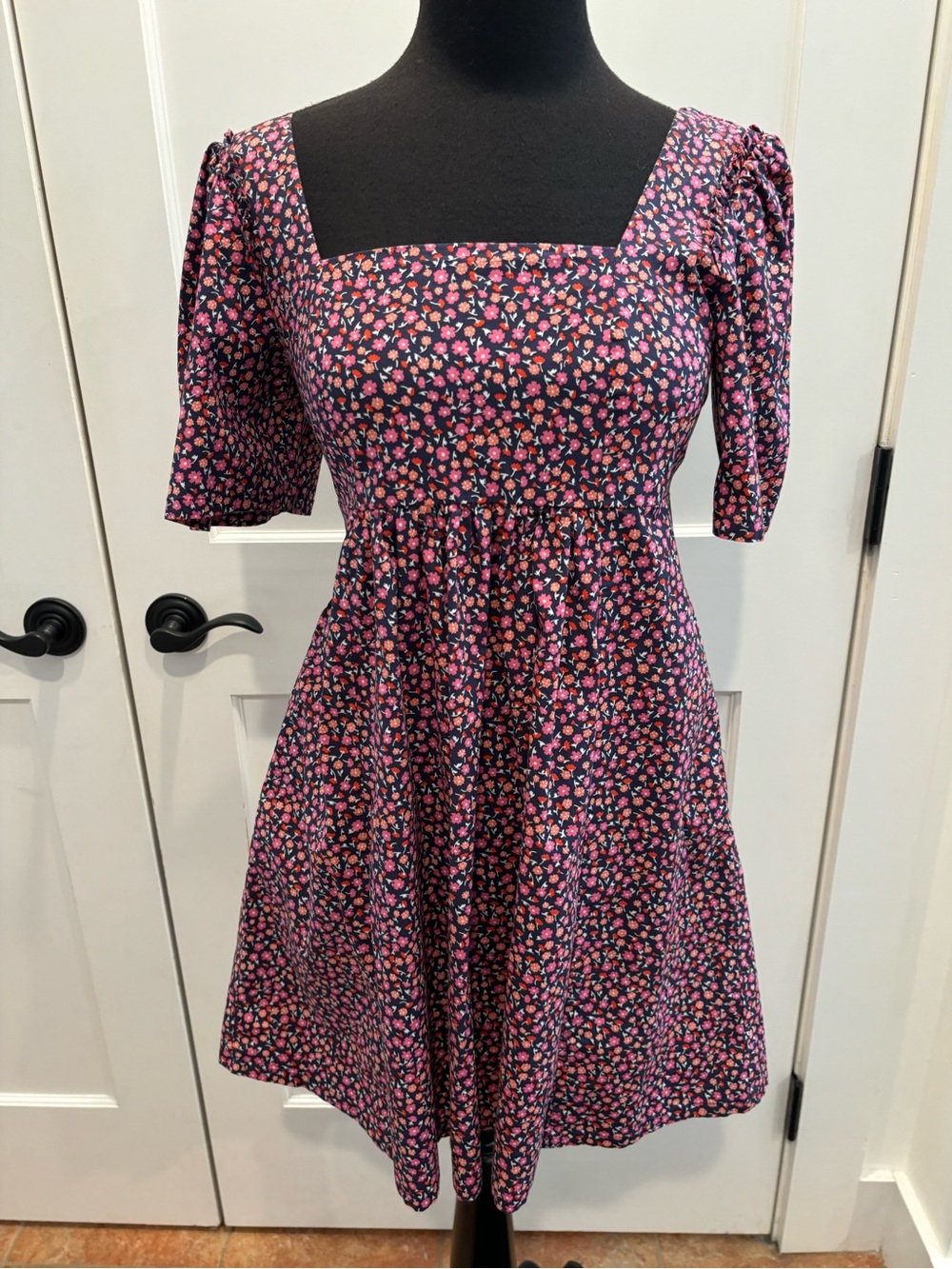 Draper James Dottie Babydoll Shift Dress Women XS Nassau Multi Navy Floral Print - Picture 6 of 14